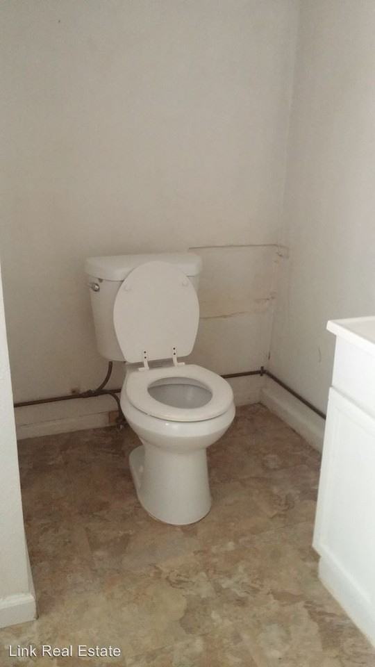 6084  B Street - Photo 2 of 16