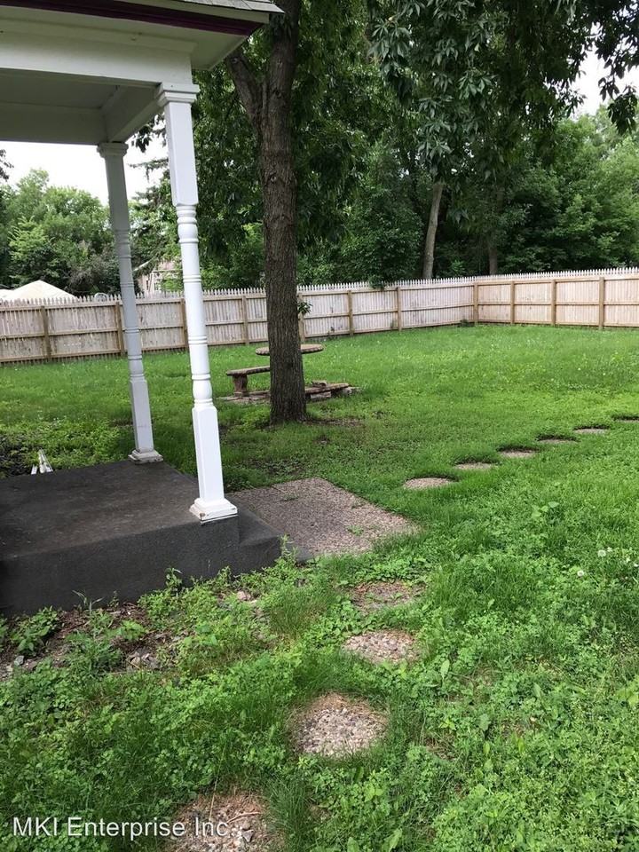 626 Main St S - Photo 2 of 9