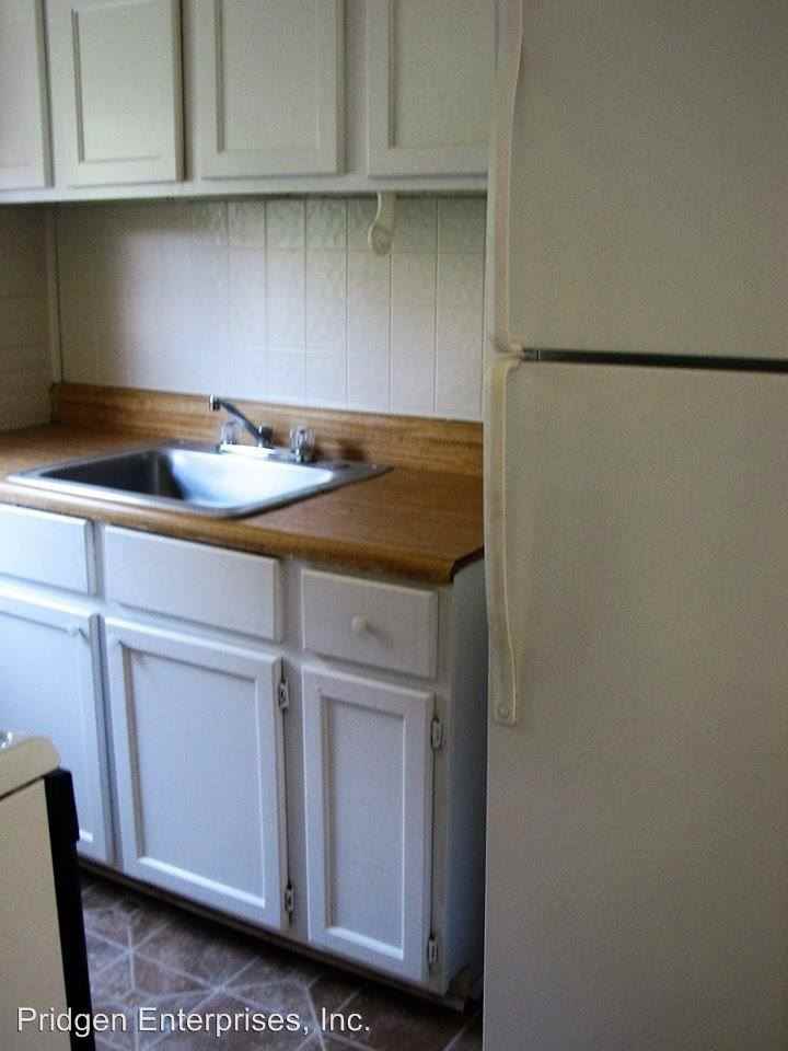 304 S Oliver St - Photo 3 of 4