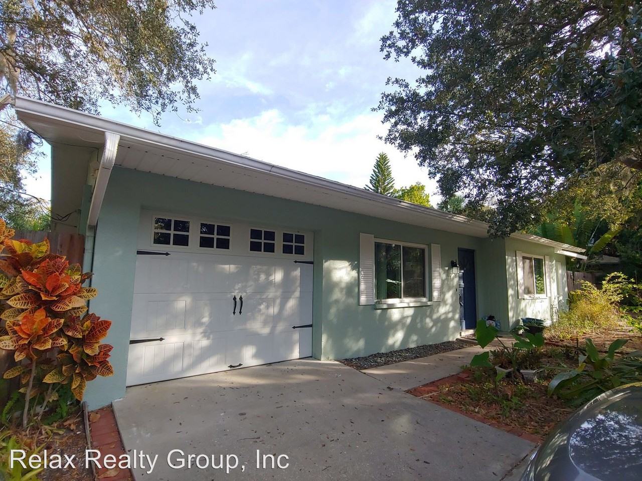 701 42nd St - Photo 2 of 17