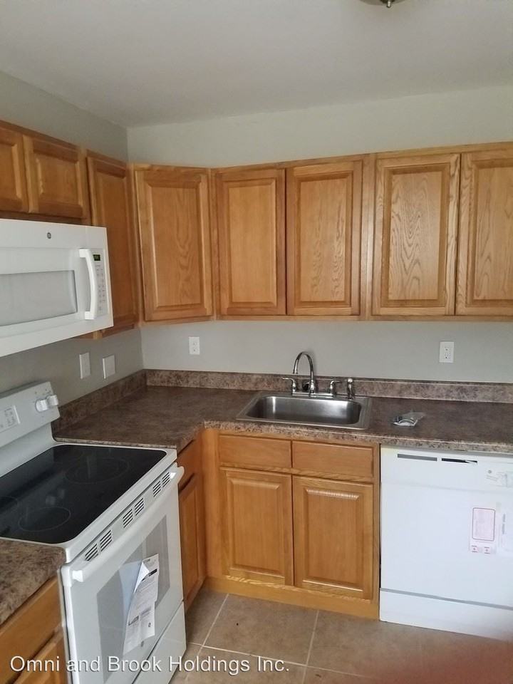 203 N Garden Blvd - Photo 3 of 16