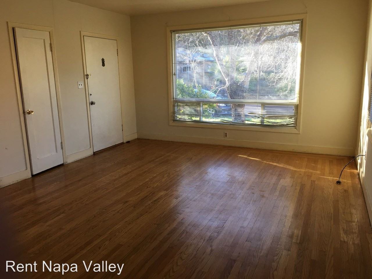 1622 Myrtle St - Photo 2 of 10
