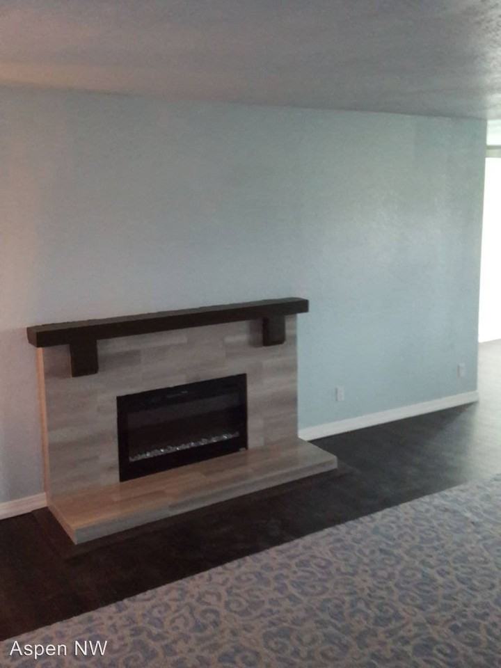 6021 35th Pl SE - Photo 3 of 14