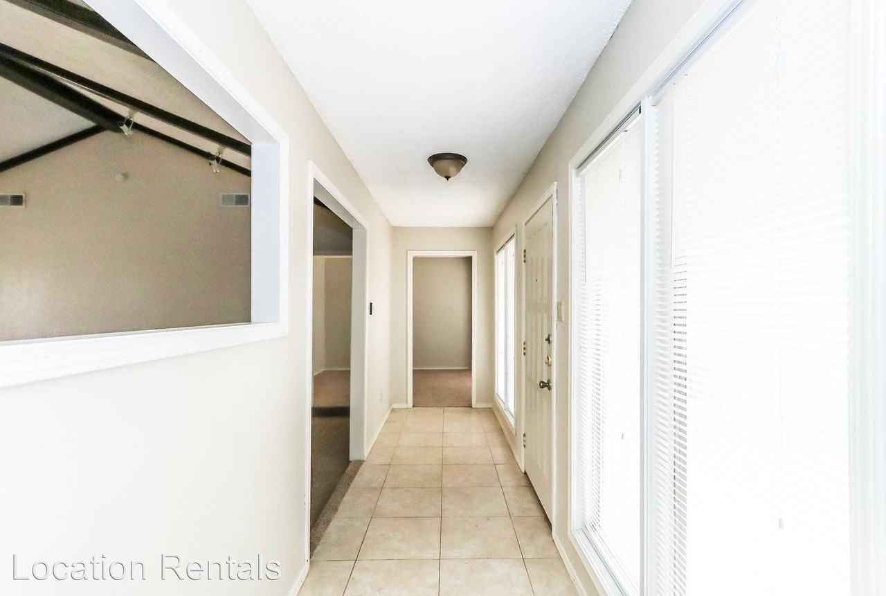 8502 Knoxville Ave - Photo 3 of 17