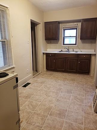 1625 1/2 Villa Ave #1626 - Photo 3 of 5