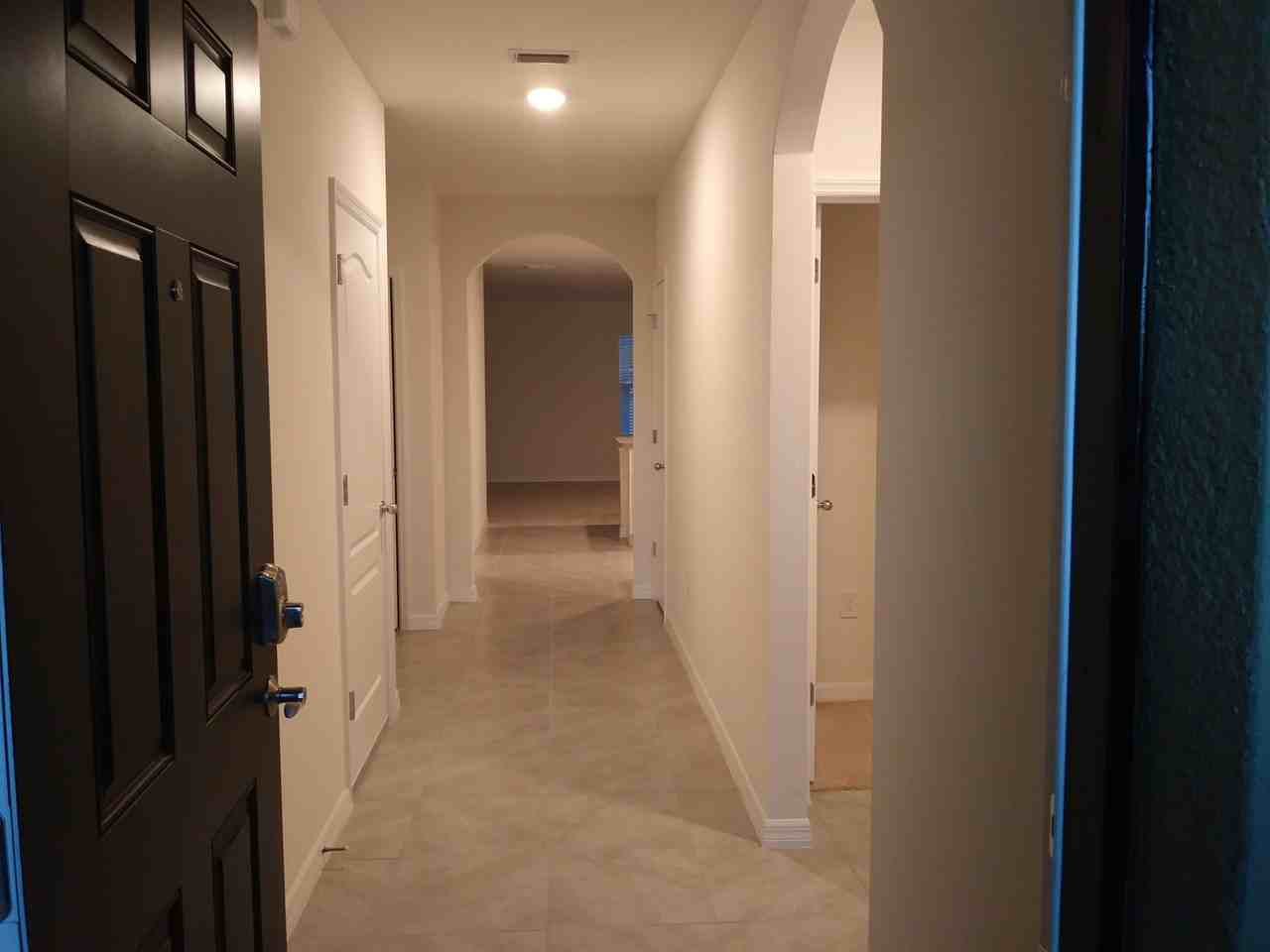 137 Fall Glo Rd - Photo 2 of 8