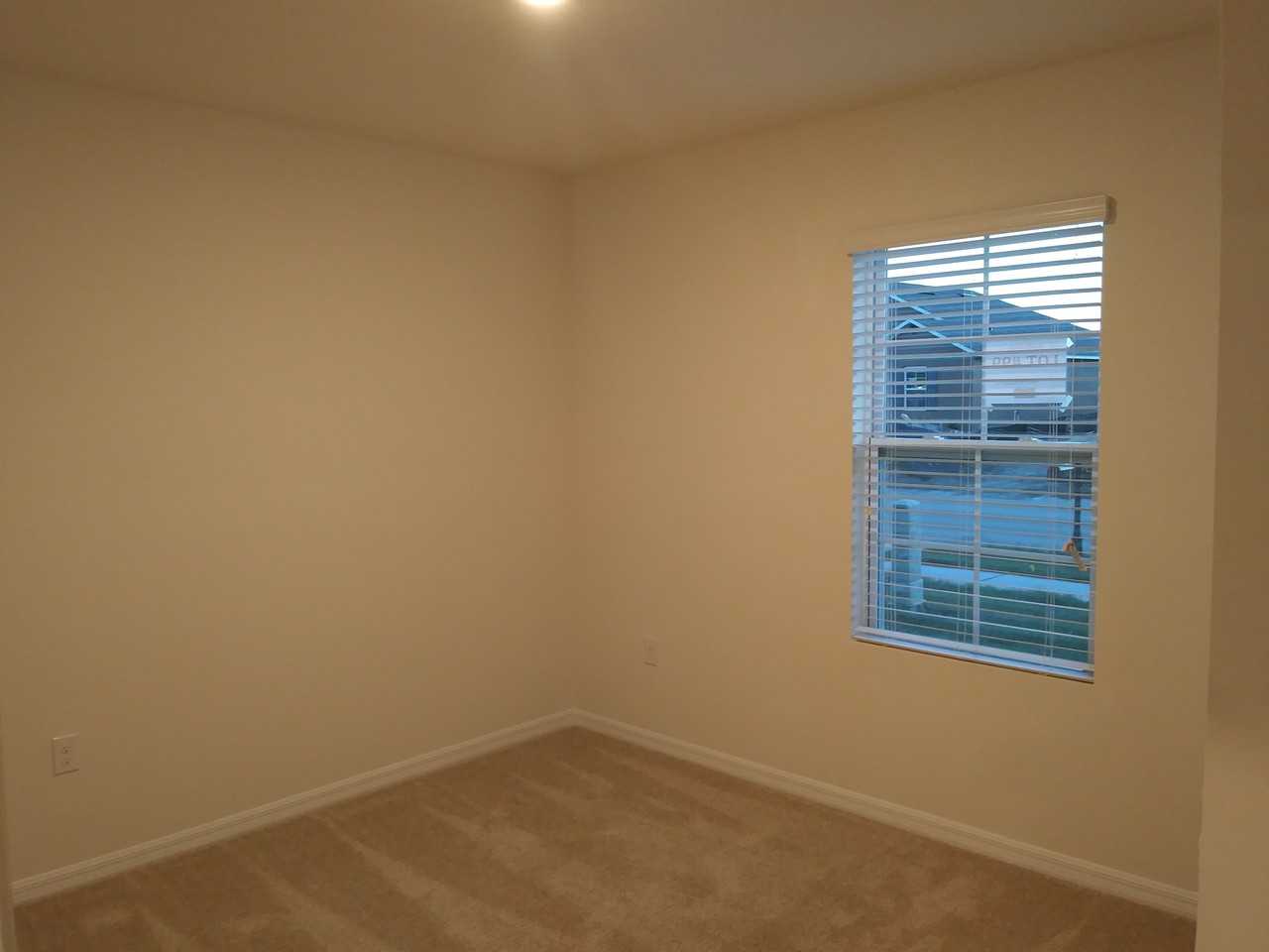 137 Fall Glo Rd - Photo 3 of 8