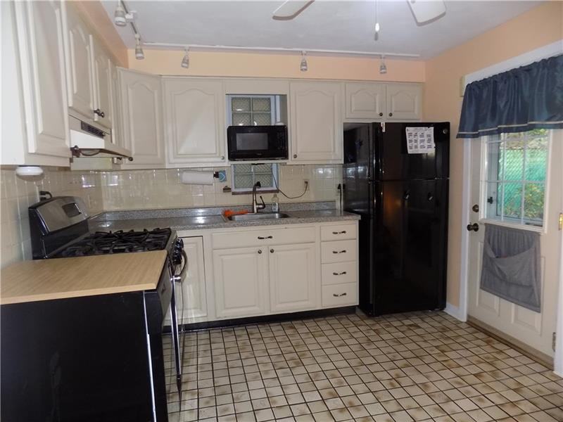 314 Lafayette Ave - Photo 2 of 11