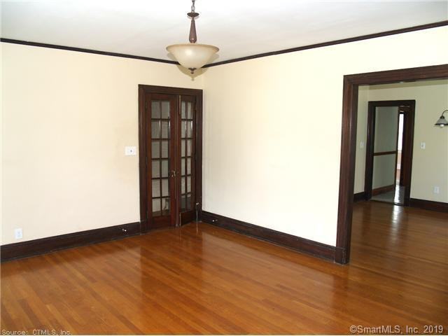 957 West Blvd - Photo 2 of 7