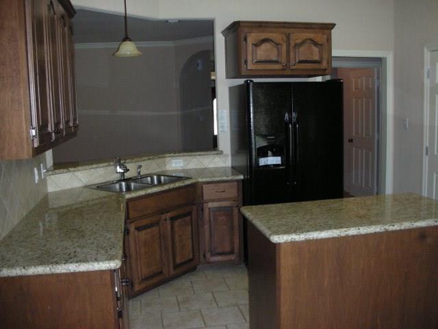 206 Hancock St - Photo 2 of 13