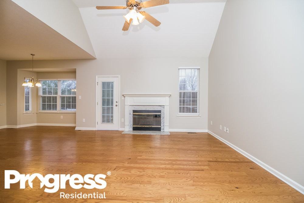 2101 Loudenslager Dr - Photo 3 of 16