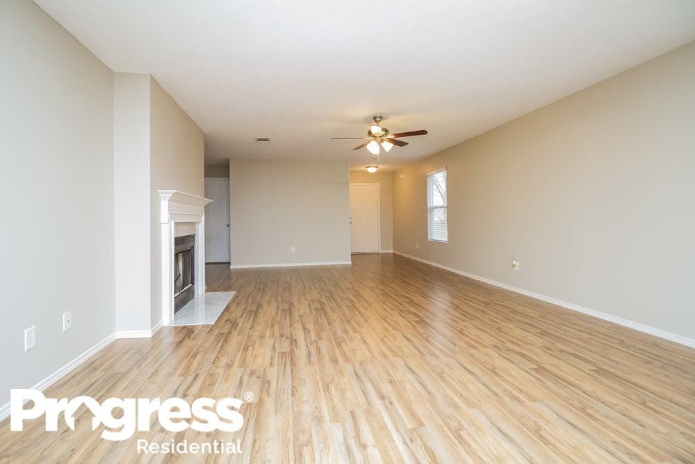 5089 Smith Springs Pkwy - Photo 3 of 16