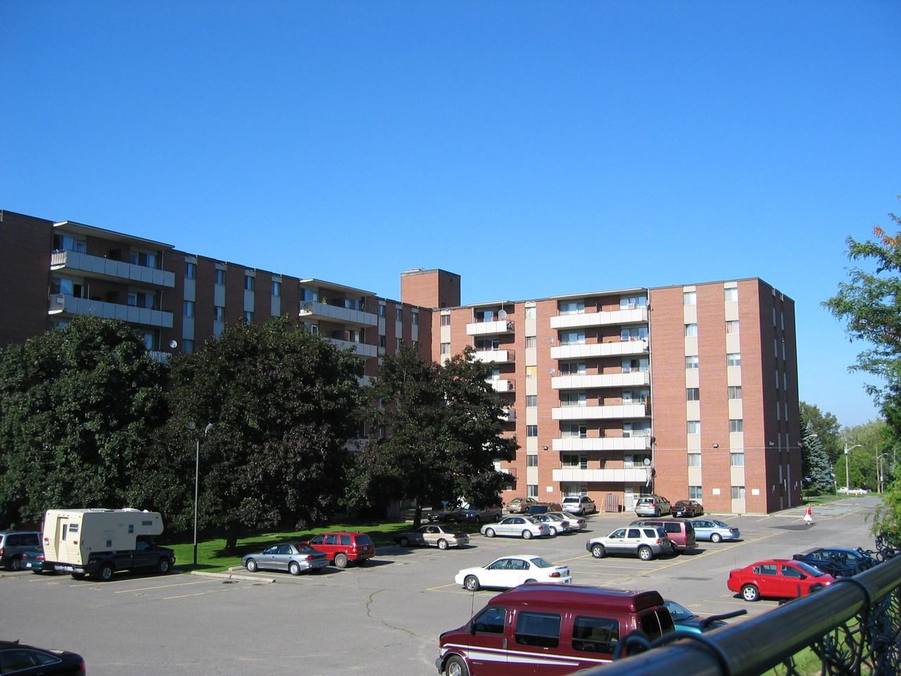 230 Nipigon Street, Oshawa, ON L1J 4N6 2 Bedroom Apartment for 1,125
