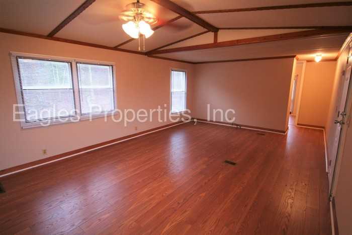 402 Lindell Road - Photo 3 of 17