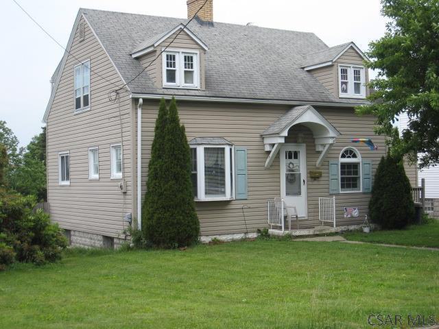 210 Hawthorne St - Photo 2 of 30