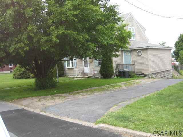 210 Hawthorne St - Photo 3 of 30