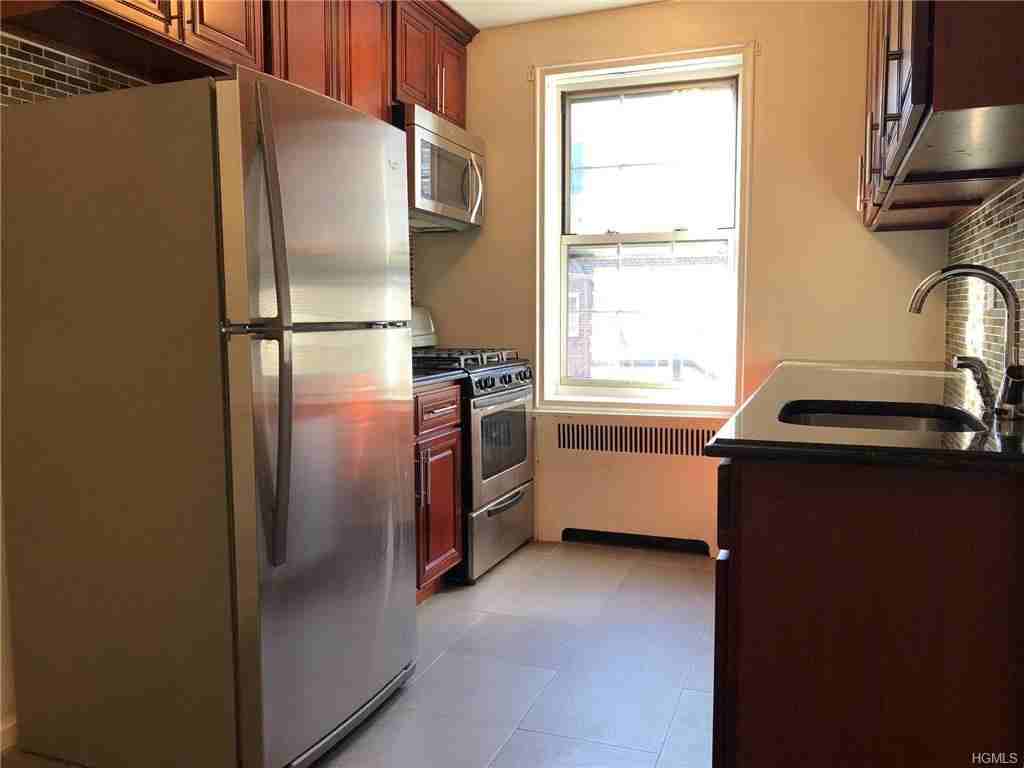 90 Pinewood Rd #2b - Photo 2 of 6