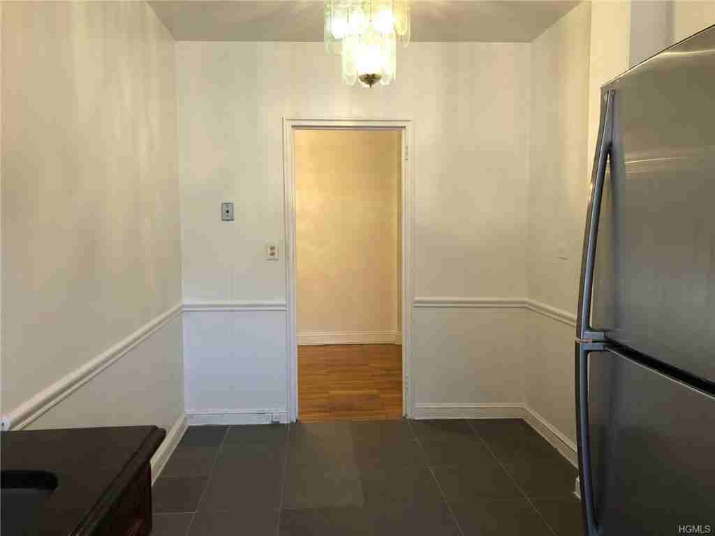 90 Pinewood Rd #2b - Photo 3 of 6