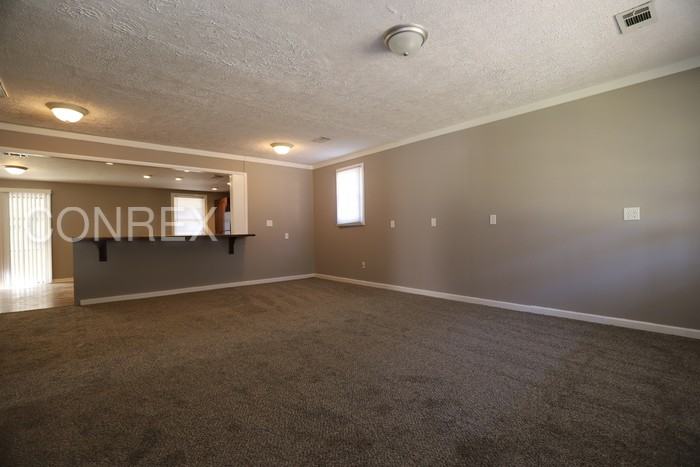 1138 Avondale Rd - Photo 2 of 9