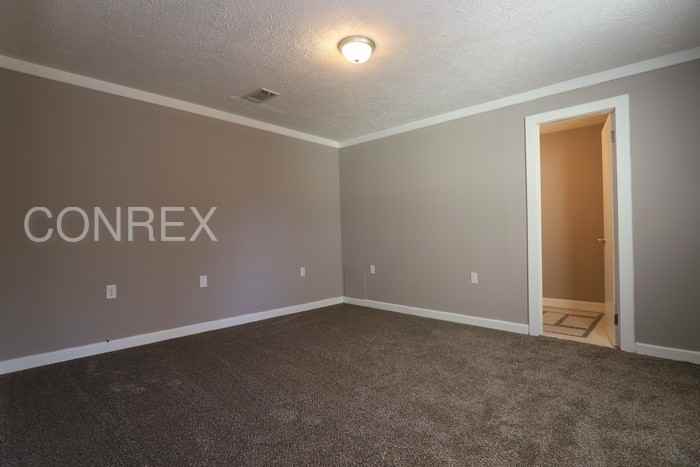 1138 Avondale Rd - Photo 3 of 9