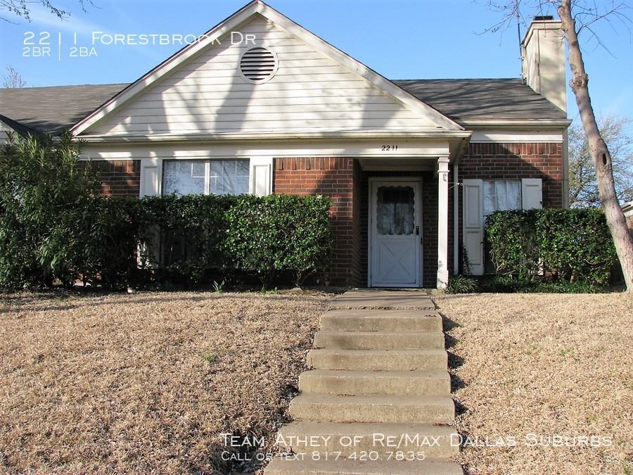 2211 Forestbrook Dr - Photo 2 of 10