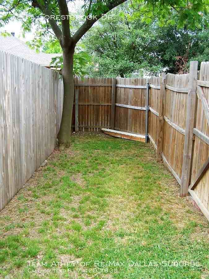 2211 Forestbrook Dr - Photo 3 of 10
