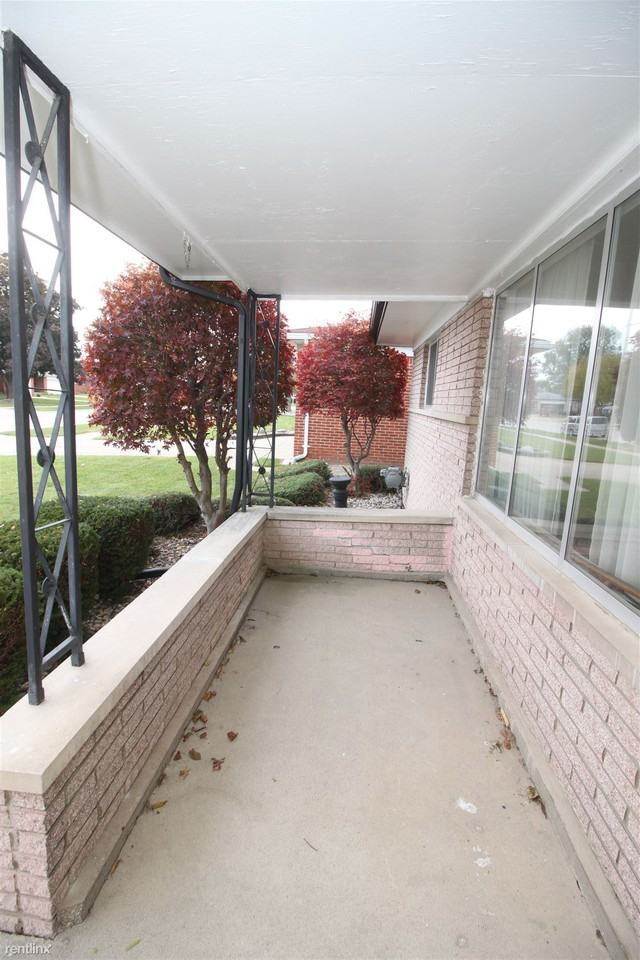 29155 Ironwood Dr - Photo 2 of 25