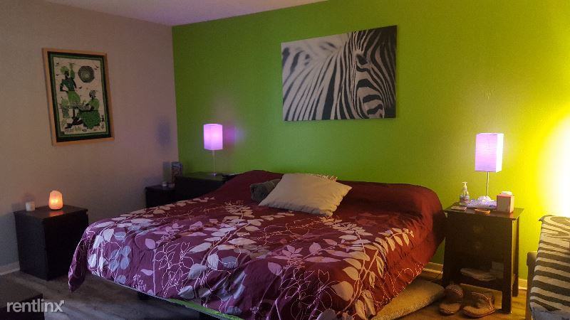 3106 Crenshaw Ct - Photo 3 of 8