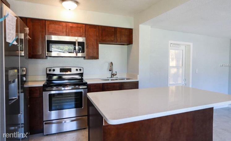 1710 Holly Blvd - Photo 2 of 10