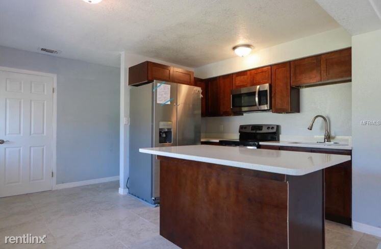 1710 Holly Blvd - Photo 3 of 10