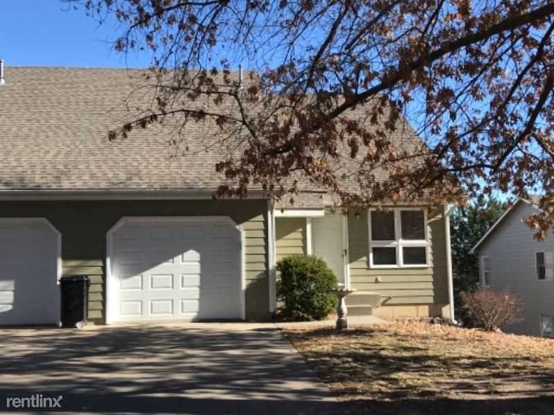 105 Riverview Dr - Photo 2 of 3