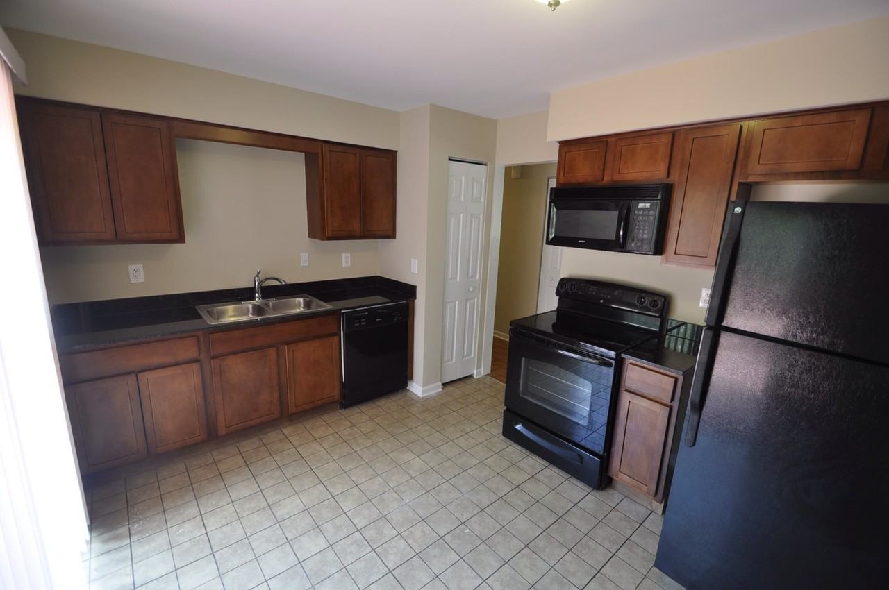 2106 Digby Dr - Photo 3 of 13