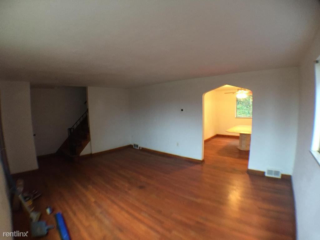 2322 Beaver Rd - Photo 2 of 10