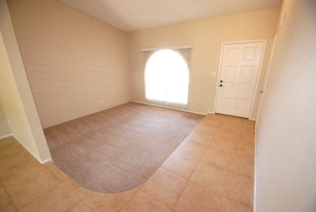 658 W Medina Ave - Photo 3 of 17