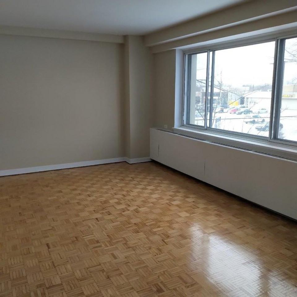 5502 Avenue Silverson - Photo 3 of 9