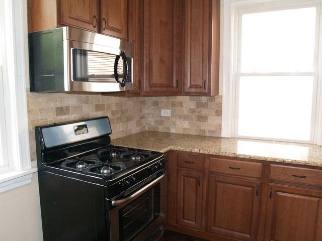 1761 W Devon Ave - Photo 3 of 18