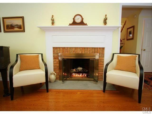 5 Old Colony Rd #5 - Photo 3 of 23