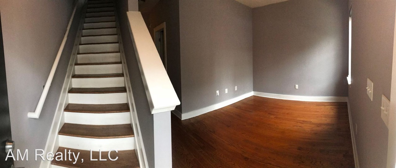 926 E 8th St - Photo 3 of 20