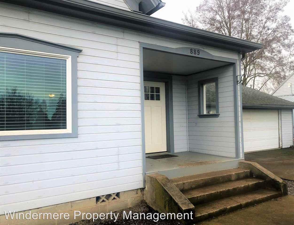 889 W 4th St - Photo 2 of 13