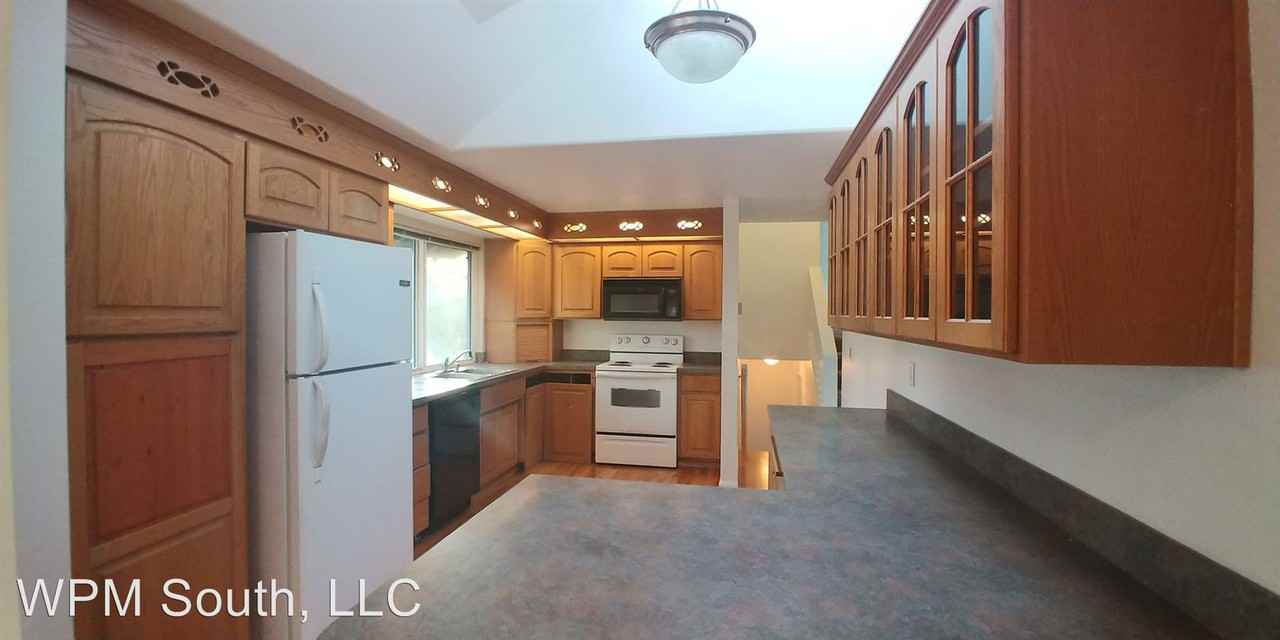 2830 Alpine St SE - Photo 3 of 10