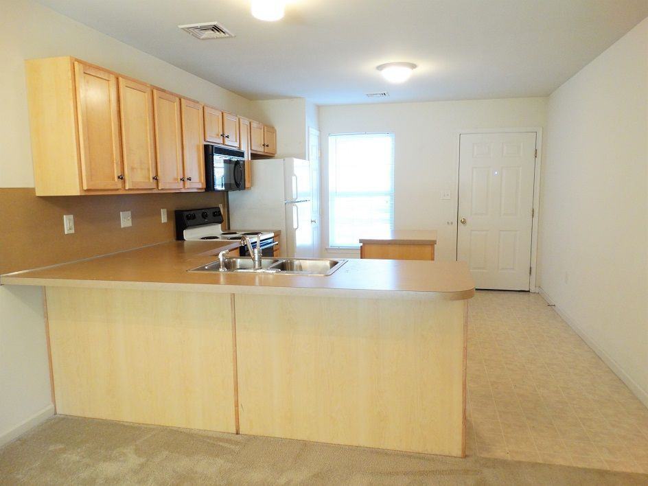 1198 Hammon Avenue - Photo 2 of 10