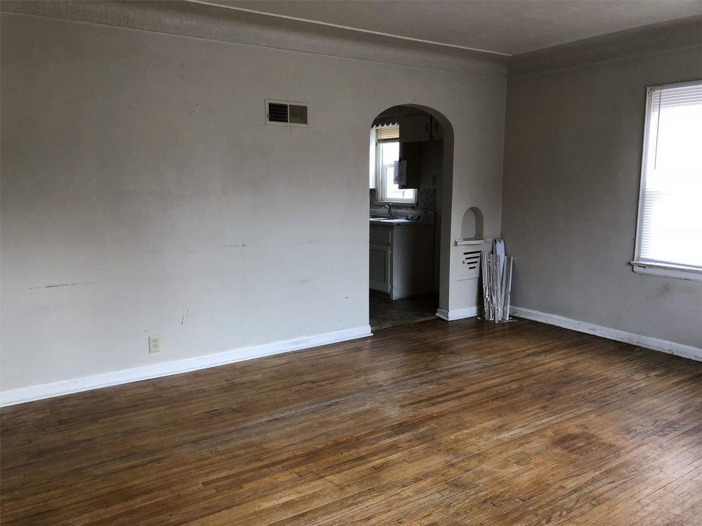 414 Peek St - Photo 2 of 6