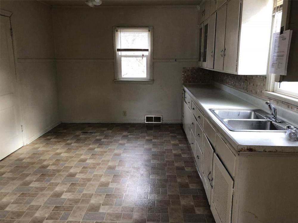 414 Peek St - Photo 3 of 6