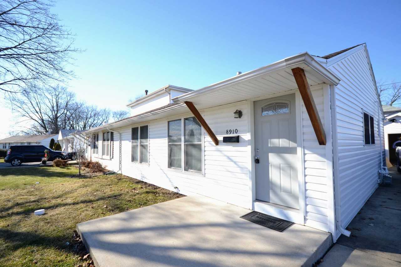 8910 S Ryan Rd - Photo 2 of 12
