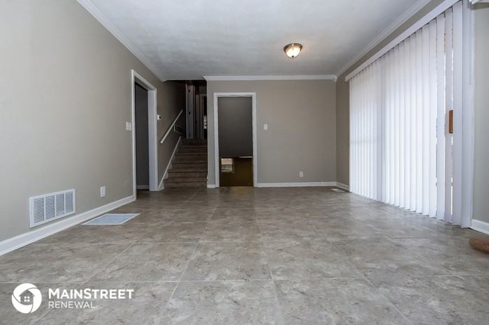 2874 Preston Dr - Photo 2 of 15
