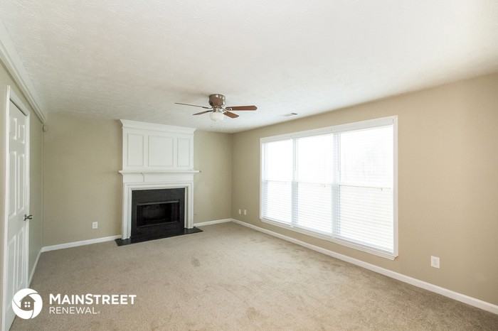 3909 Wintersweet Dr - Photo 3 of 15