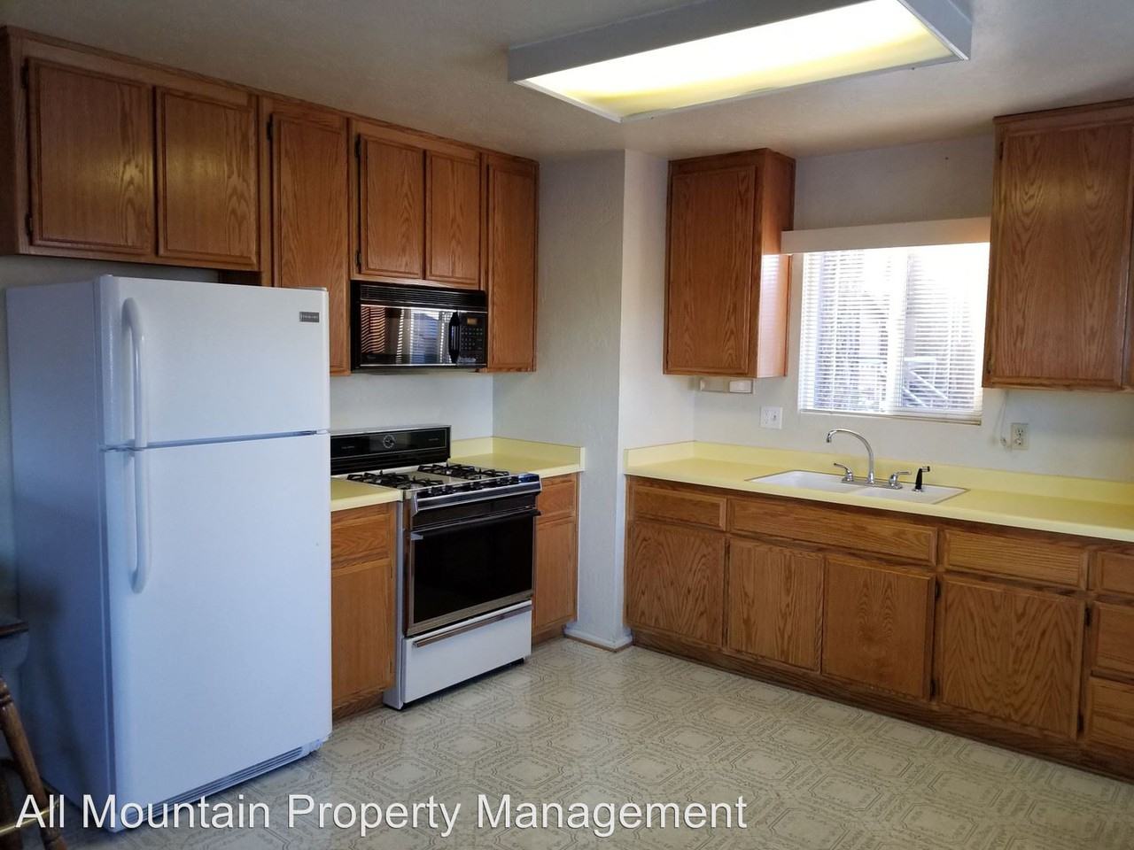 1045 E Country Club Blvd - Photo 3 of 19