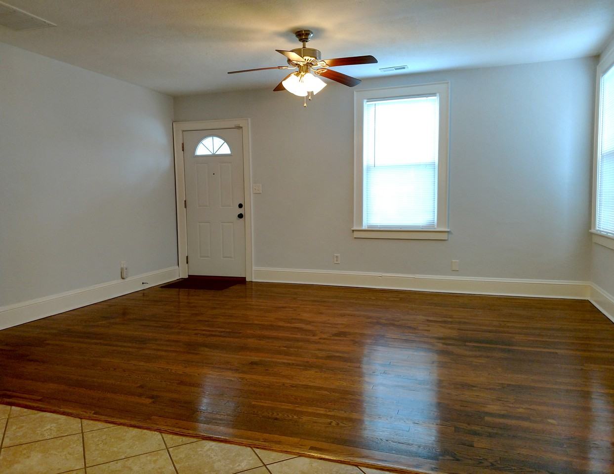 407 N Shore Rd - Photo 3 of 28