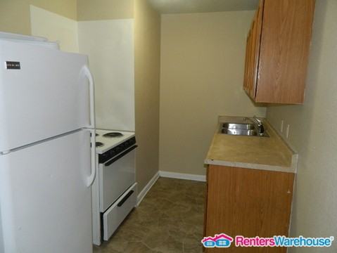 2519 Clarkson Ave #A15 - Photo 3 of 7