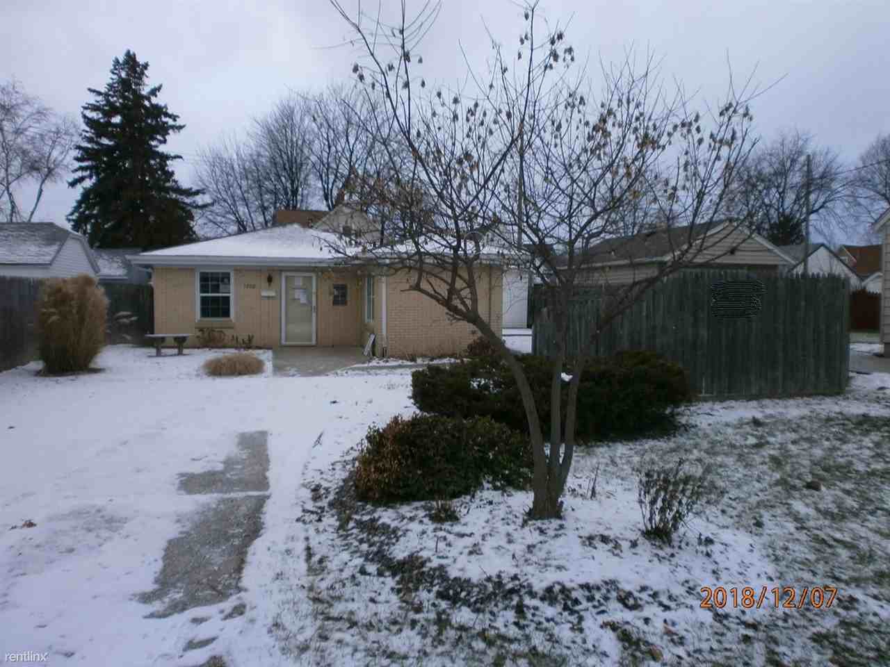 1708 S Grant St - Photo 2 of 6